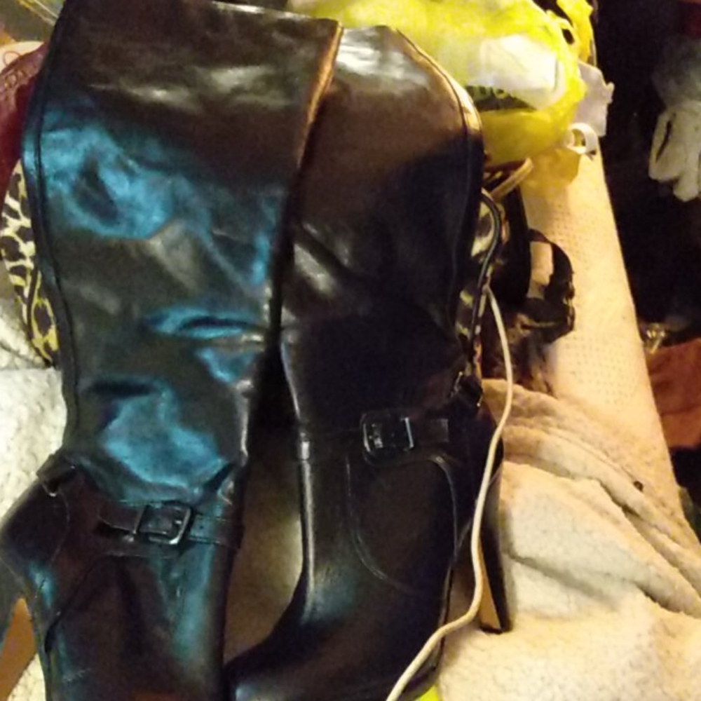 Boots - Picture 2 of 3